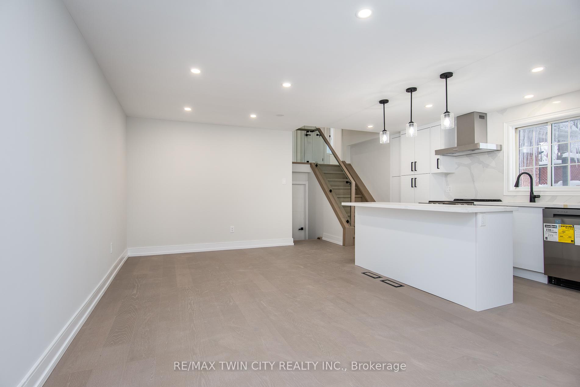 Photo 6 of 629B Settlersfield Court, Waterloo, Westvale — HOMEH