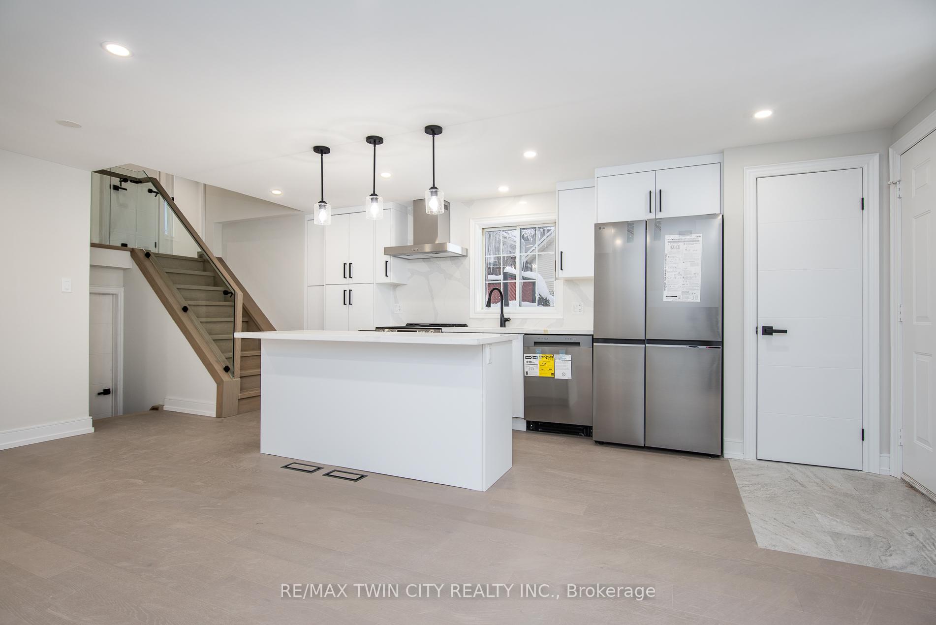 Photo 12 of 629B Settlersfield Court, Waterloo, Westvale — HOMEH
