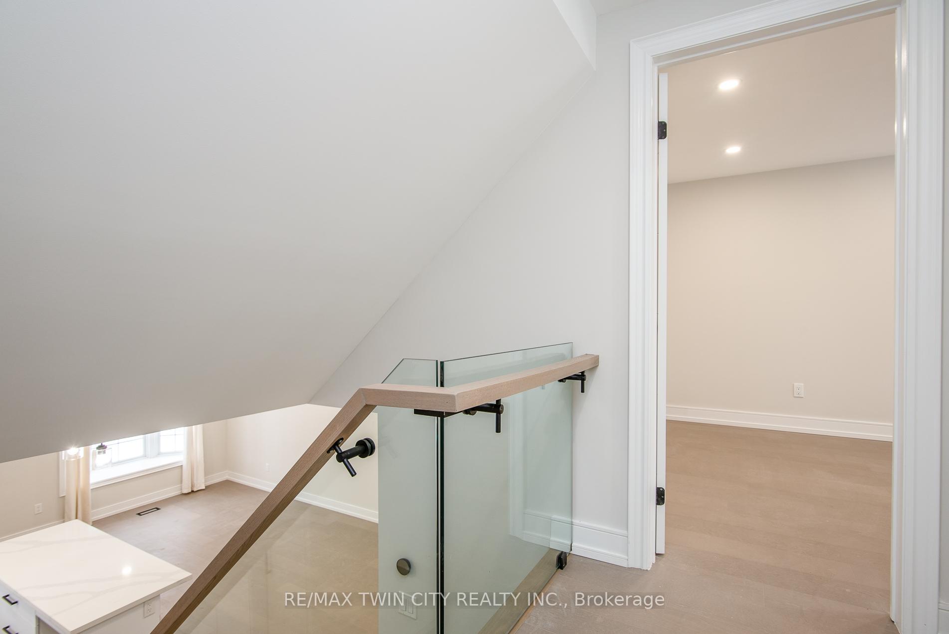 Photo 14 of 629B Settlersfield Court, Waterloo, Westvale — HOMEH