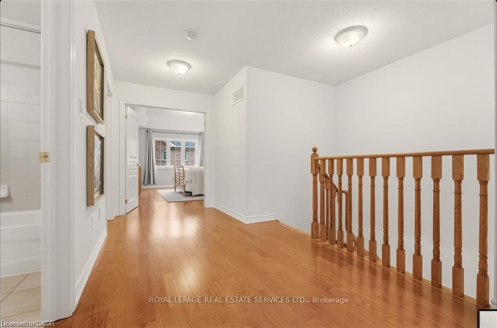 Photo 10 of 23 Sedgewick Place, Vaughan, Vellore Village — HOMEH
