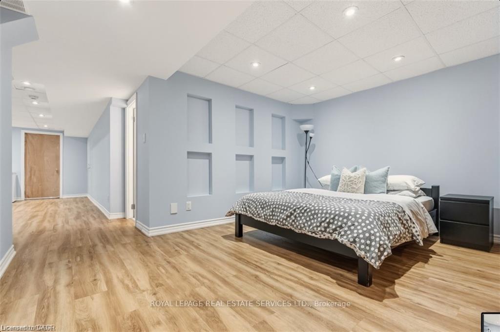Photo 12 of 23 Sedgewick Place, Vaughan, Vellore Village — HOMEH