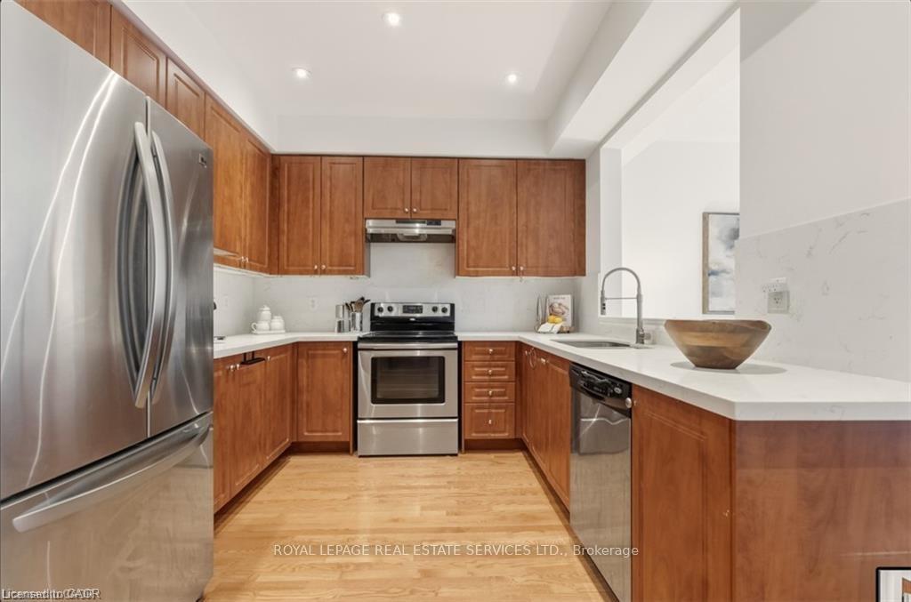 Photo 16 of 23 Sedgewick Place, Vaughan, Vellore Village — HOMEH