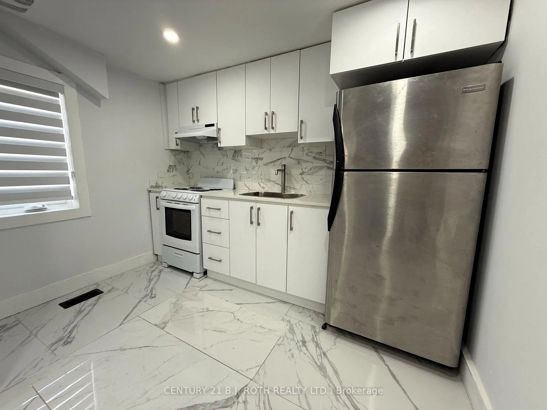 Photo 4 of Unit Upper 2, 759 Essa Road, Barrie, Holly — HOMEH