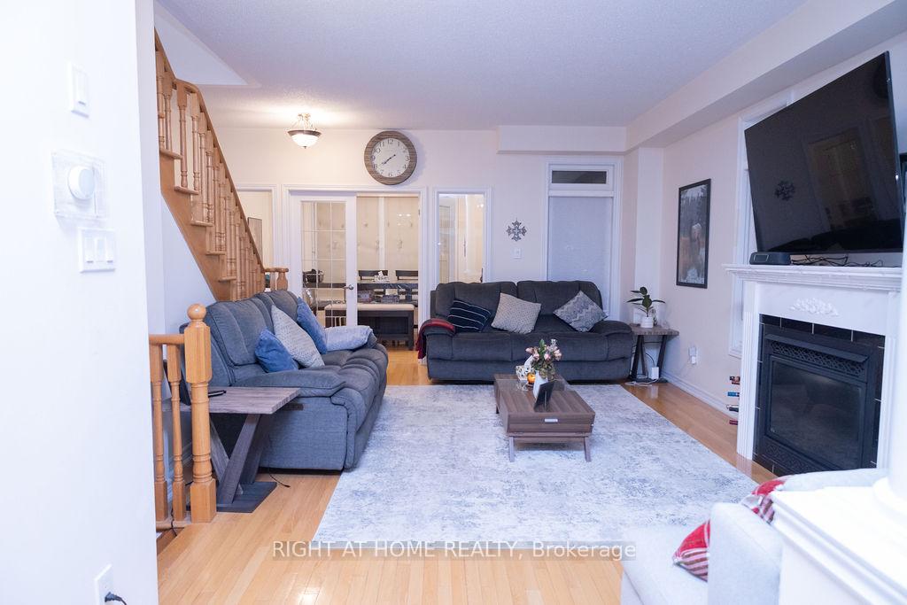 Photo 6 of 169 Zokol Drive, Aurora, Bayview Northeast — HOMEH