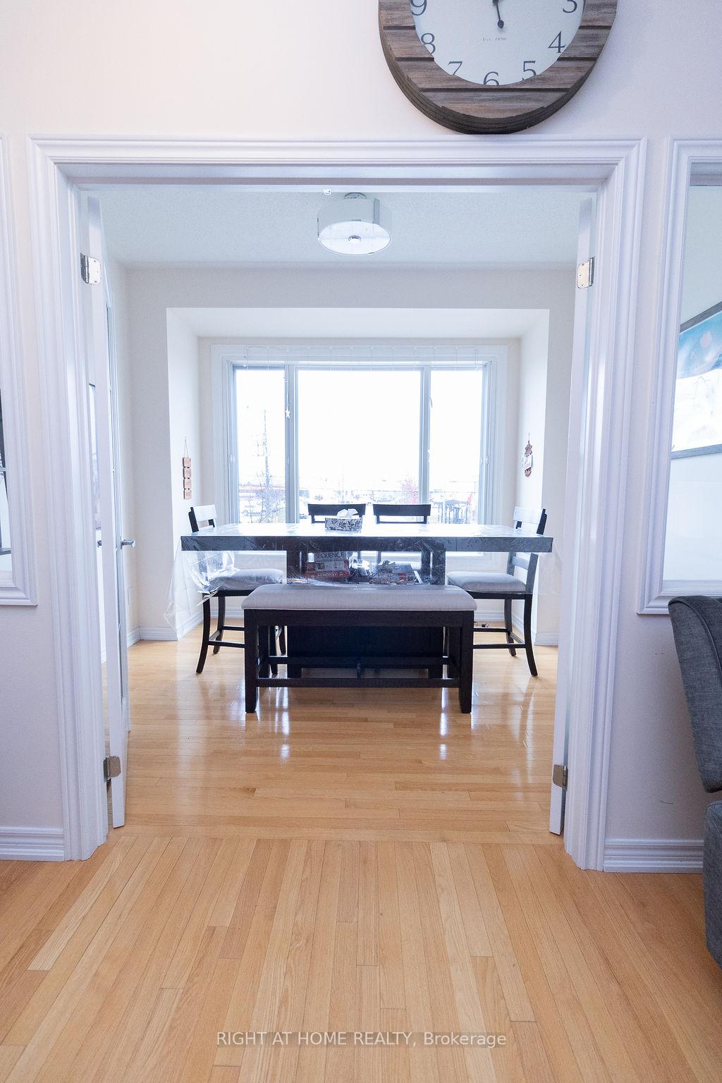 Photo 8 of 169 Zokol Drive, Aurora, Bayview Northeast — HOMEH