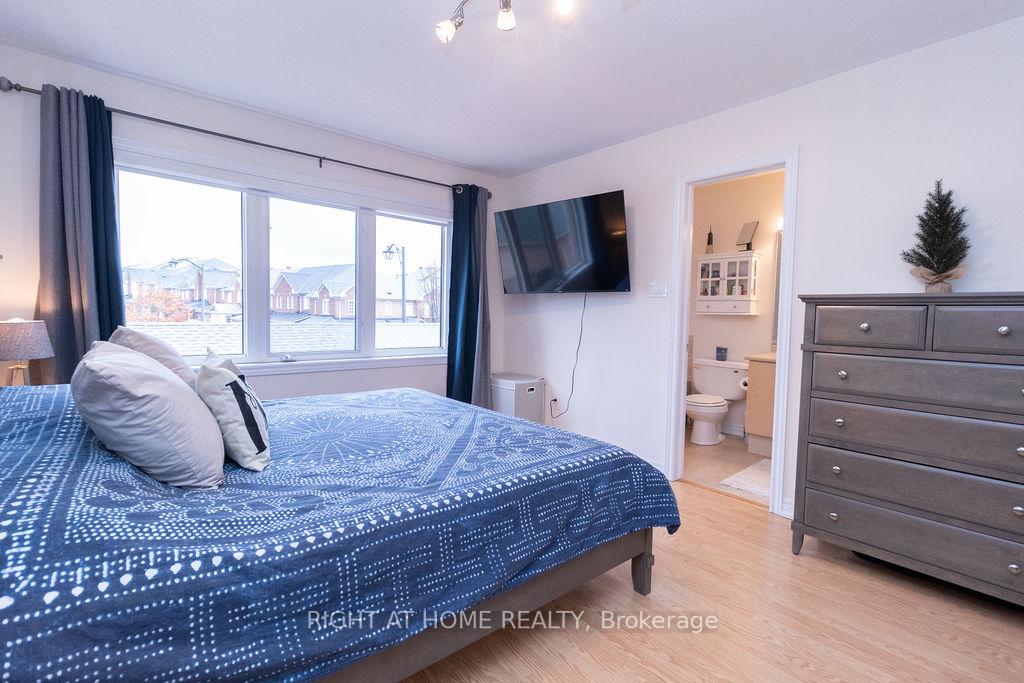 Photo 21 of 169 Zokol Drive, Aurora, Bayview Northeast — HOMEH