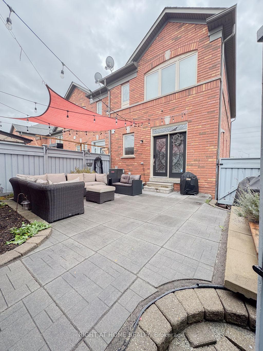 Photo 24 of 169 Zokol Drive, Aurora, Bayview Northeast — HOMEH