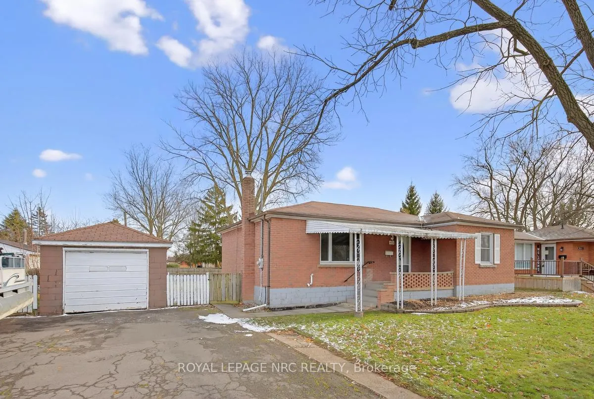 Photo 2 of 430 Clare Avenue, Welland, Prince Charles — HOMEH