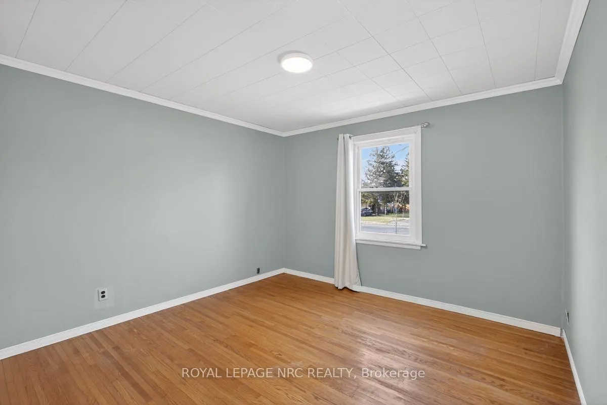 Photo 8 of 430 Clare Avenue, Welland, Prince Charles — HOMEH
