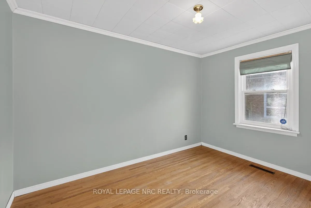 Photo 11 of 430 Clare Avenue, Welland, Prince Charles — HOMEH