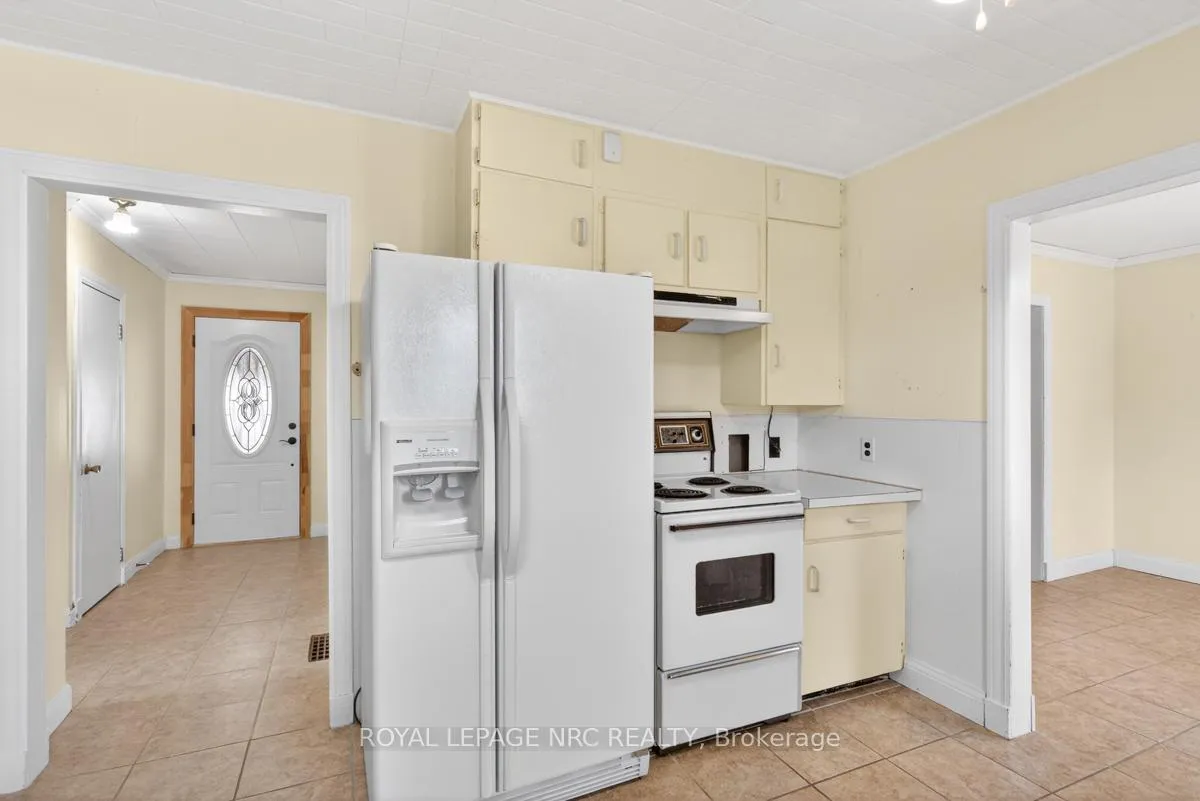 Photo 12 of 430 Clare Avenue, Welland, Prince Charles — HOMEH