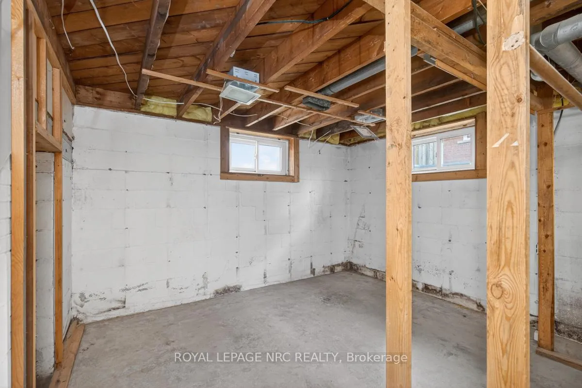 Photo 19 of 430 Clare Avenue, Welland, Prince Charles — HOMEH
