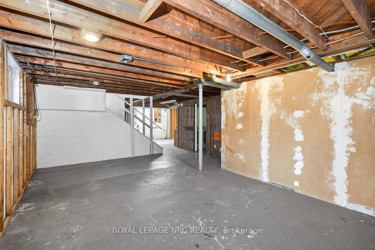 Photo 20 of 430 Clare Avenue, Welland, Prince Charles — HOMEH