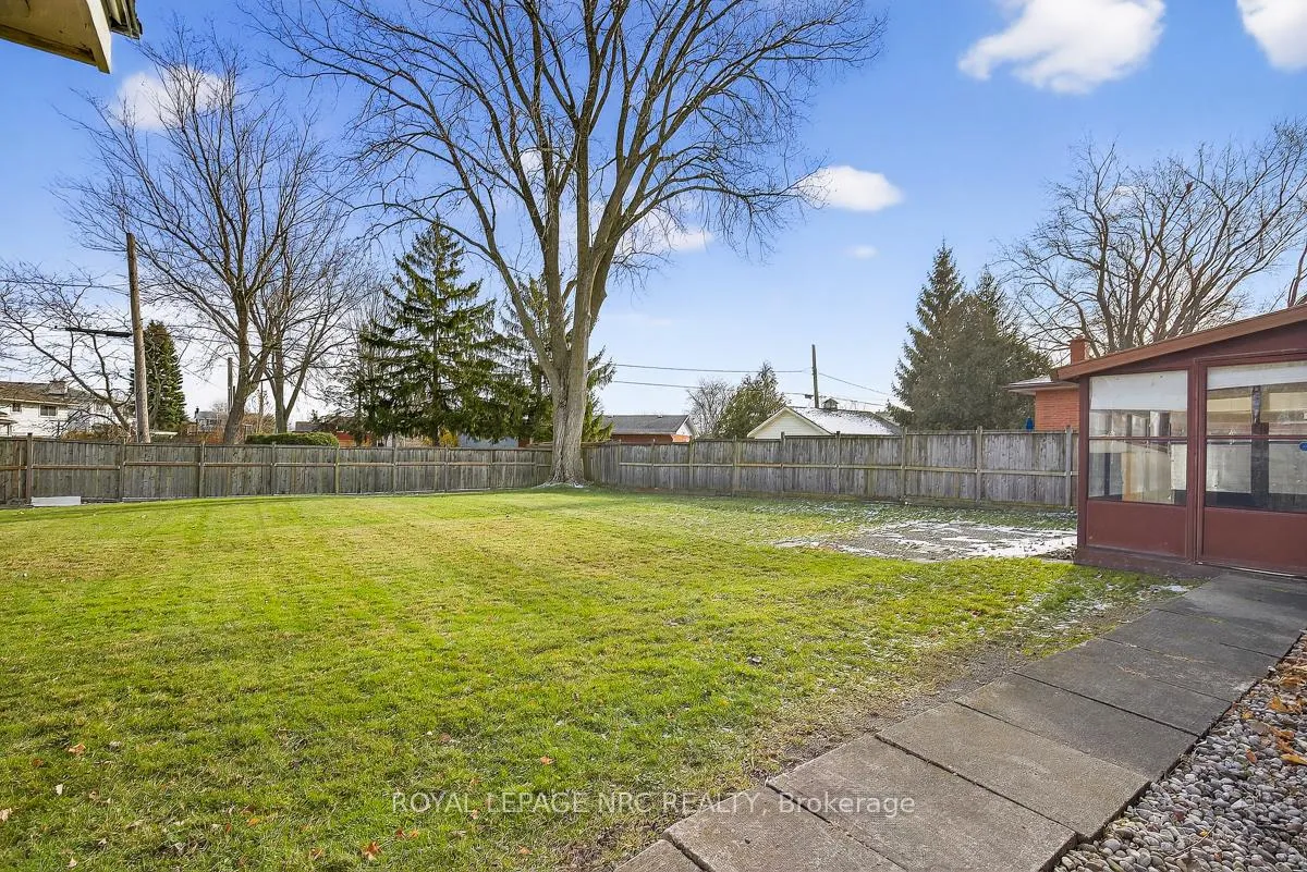 Photo 25 of 430 Clare Avenue, Welland, Prince Charles — HOMEH