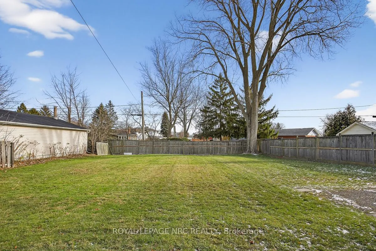 Photo 26 of 430 Clare Avenue, Welland, Prince Charles — HOMEH