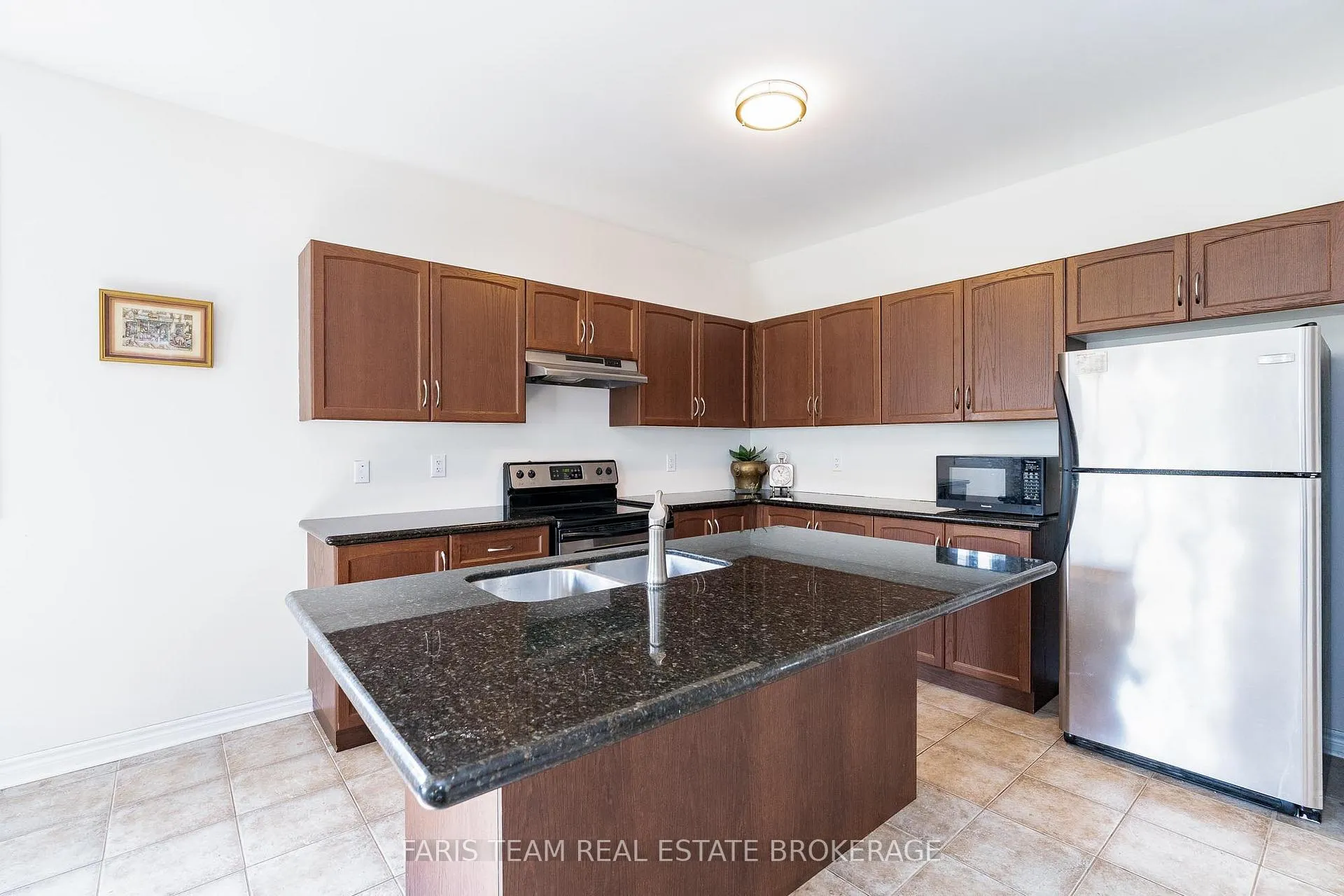 Photo 7 of 83 White Sands Way, Wasaga Beach — HOMEH