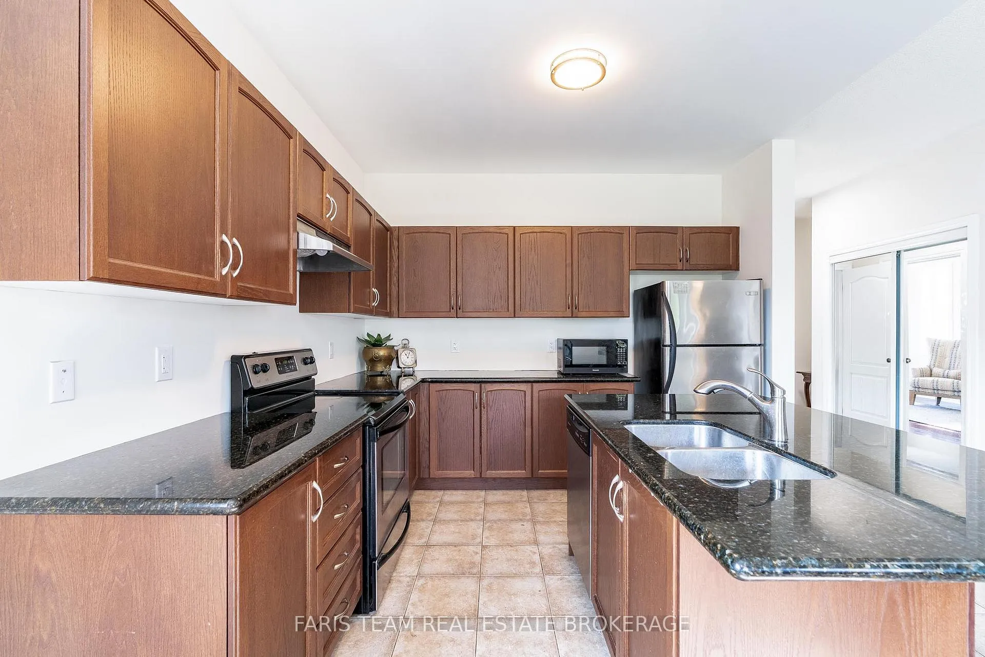 Photo 8 of 83 White Sands Way, Wasaga Beach — HOMEH