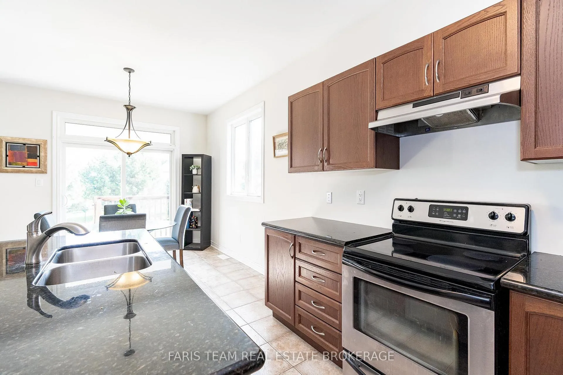 Photo 9 of 83 White Sands Way, Wasaga Beach — HOMEH