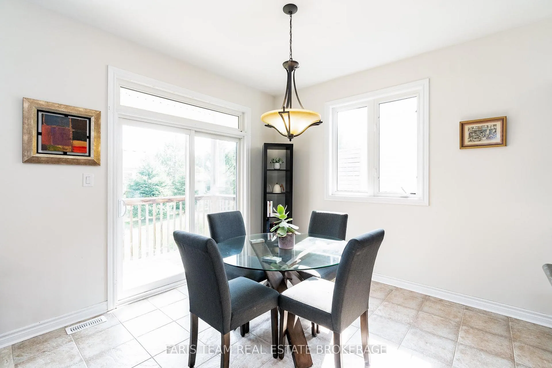 Photo 10 of 83 White Sands Way, Wasaga Beach — HOMEH