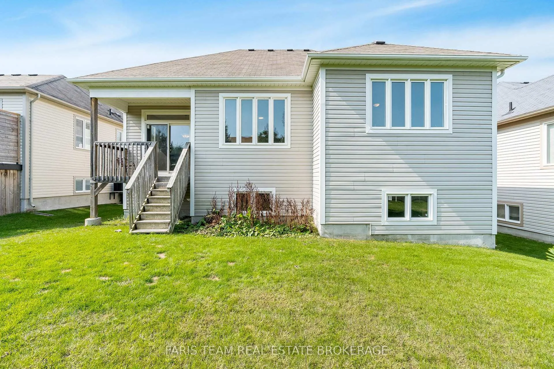 Photo 28 of 83 White Sands Way, Wasaga Beach — HOMEH