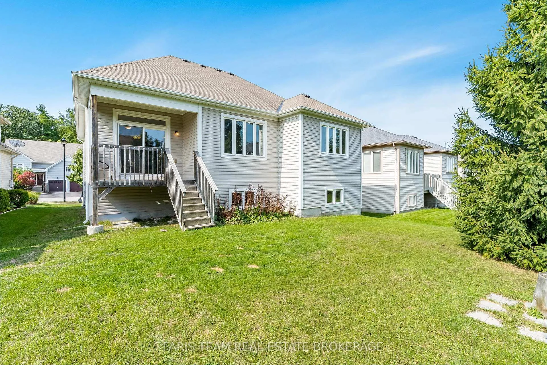 Photo 29 of 83 White Sands Way, Wasaga Beach — HOMEH