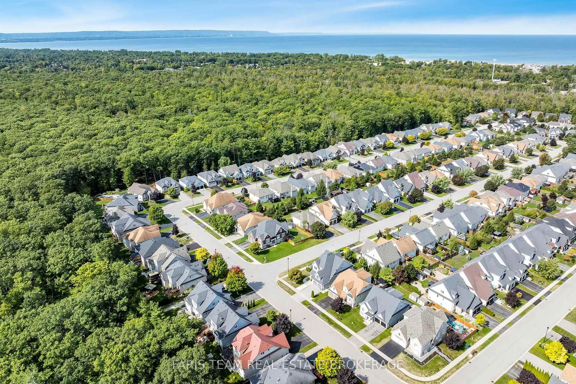 Photo 33 of 83 White Sands Way, Wasaga Beach — HOMEH