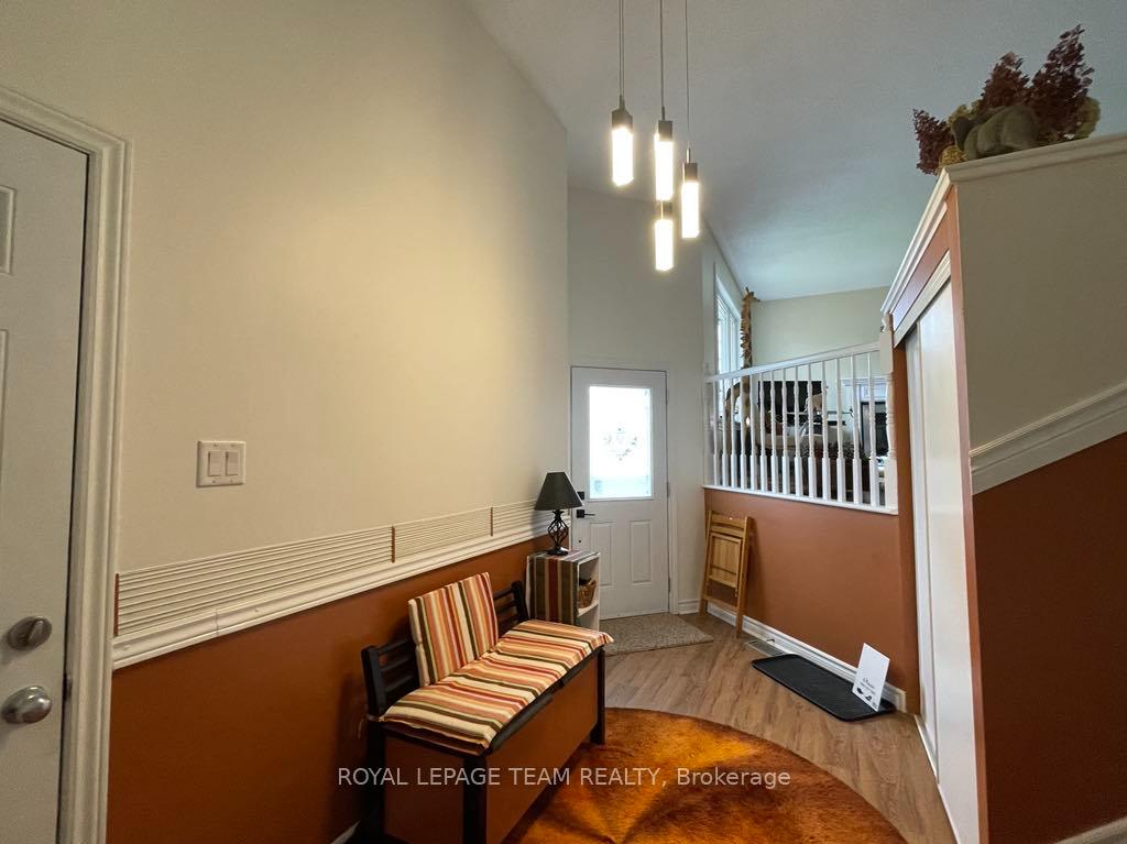 Photo 5 of 88 Thomas Street S, Arnprior — HOMEH