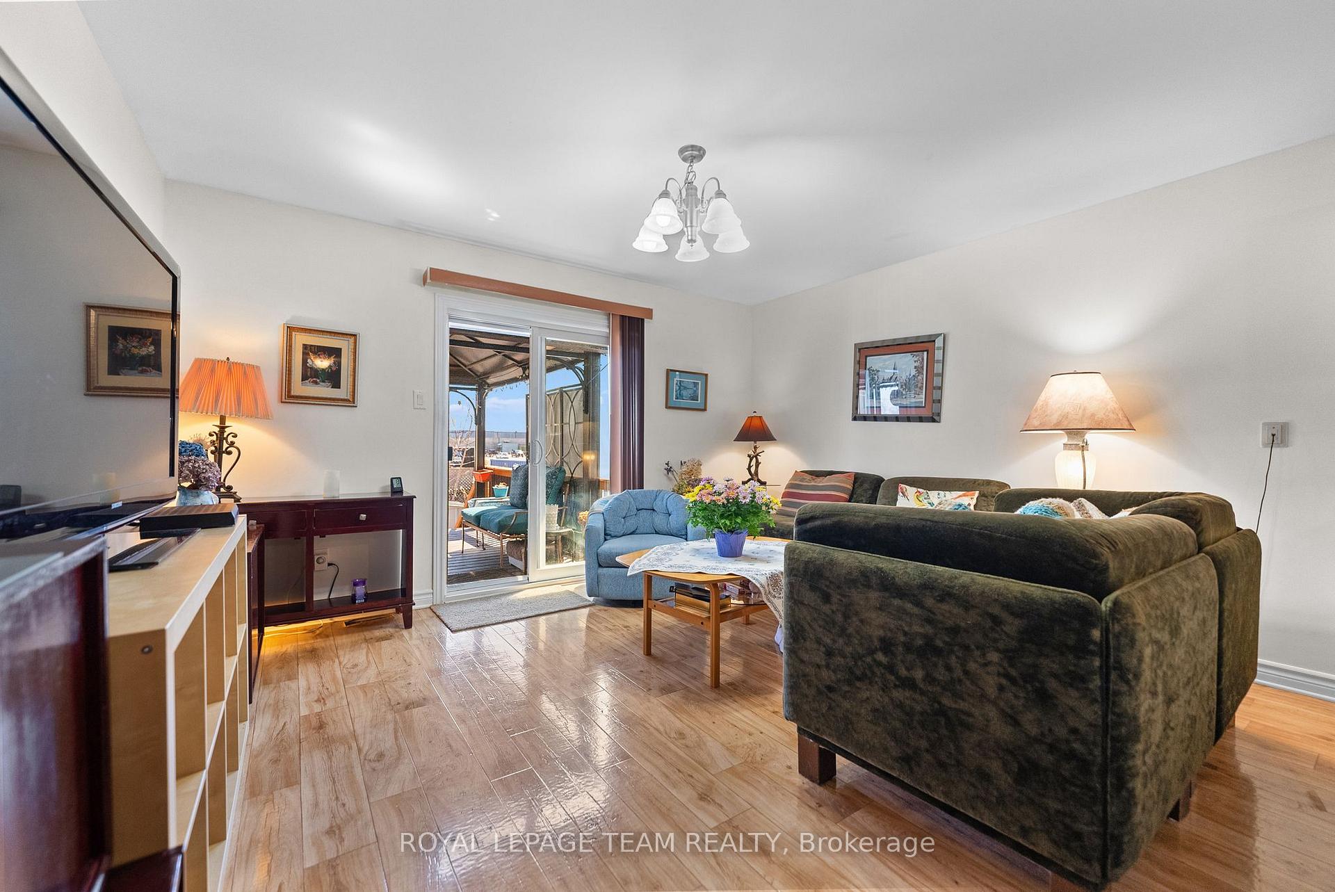 Photo 11 of 88 Thomas Street S, Arnprior — HOMEH
