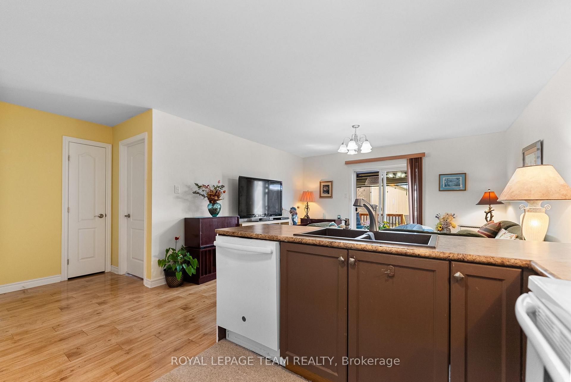 Photo 17 of 88 Thomas Street S, Arnprior — HOMEH