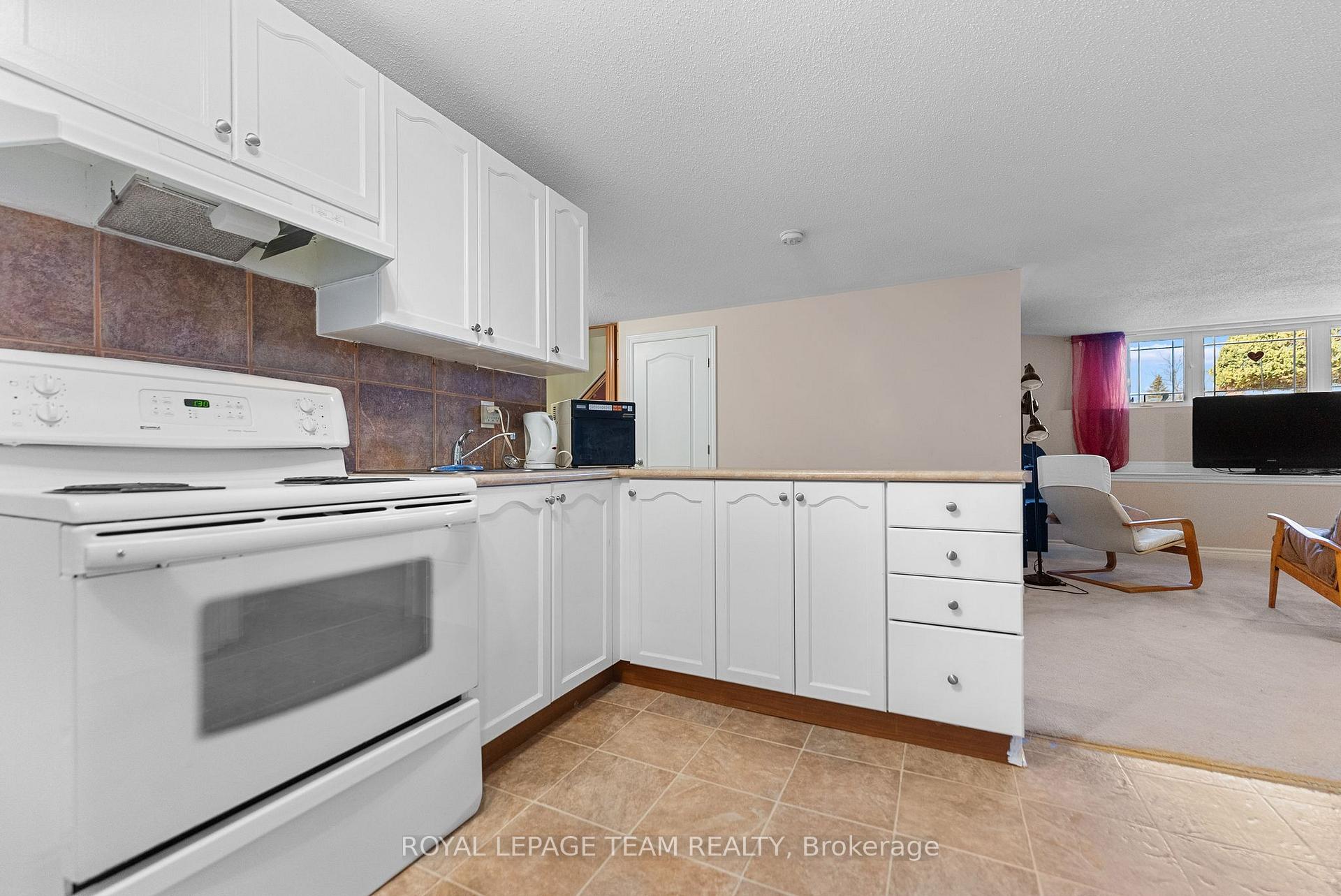 Photo 24 of 88 Thomas Street S, Arnprior — HOMEH