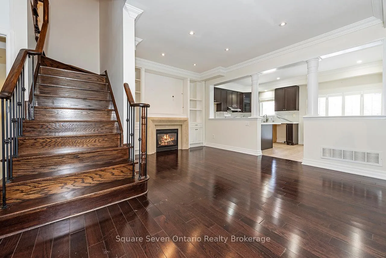 Photo 7 of 391 Vellore Park Avenue, Vaughan, Vellore Village — HOMEH