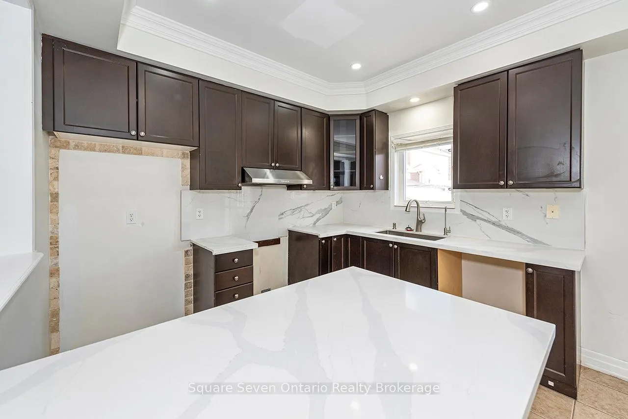 Photo 14 of 391 Vellore Park Avenue, Vaughan, Vellore Village — HOMEH