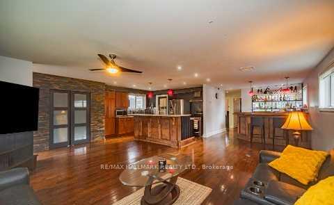 Photo 6 of 4 Devins Drive, Aurora, Aurora Heights — HOMEH