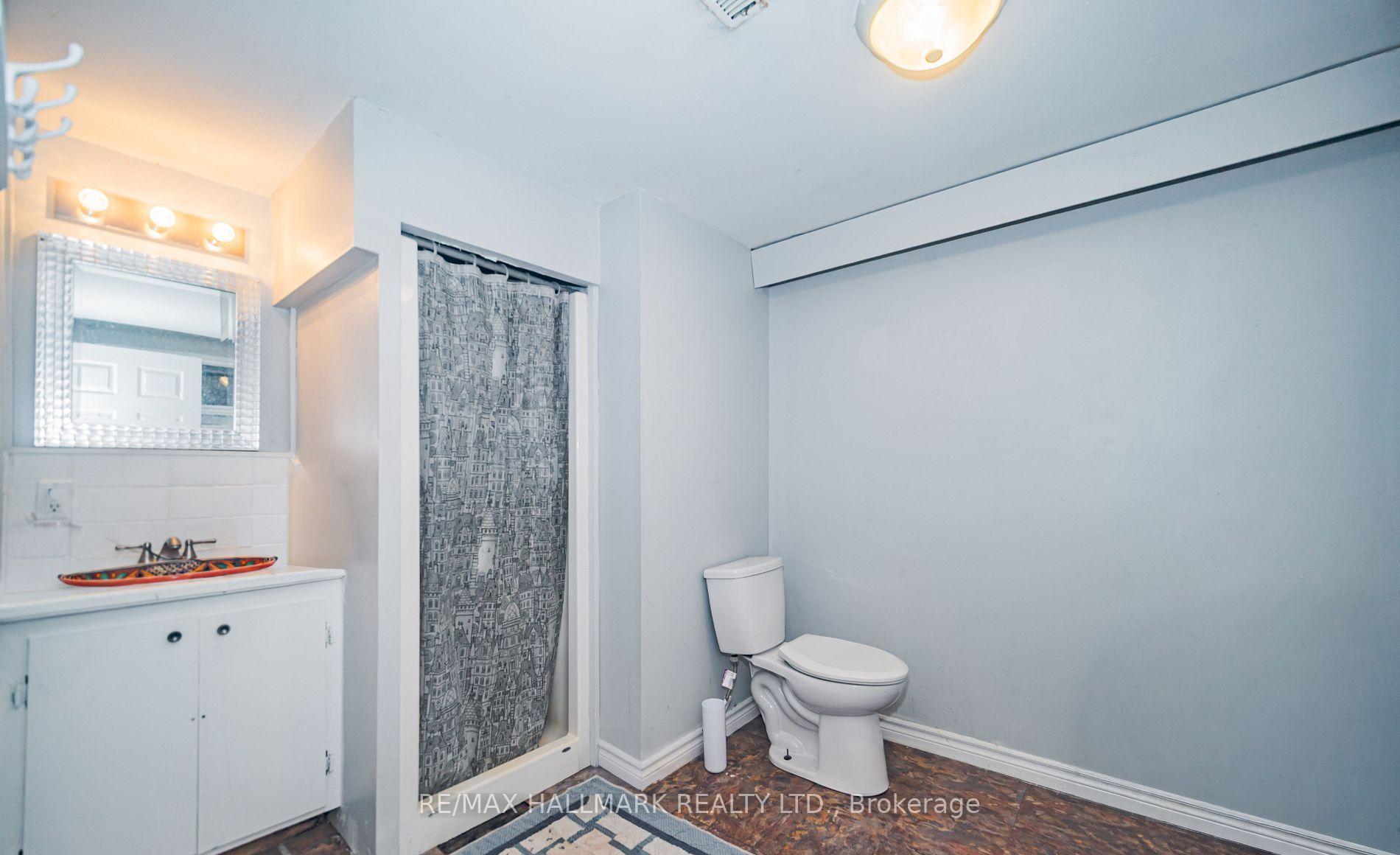 Photo 25 of 4 Devins Drive, Aurora, Aurora Heights — HOMEH