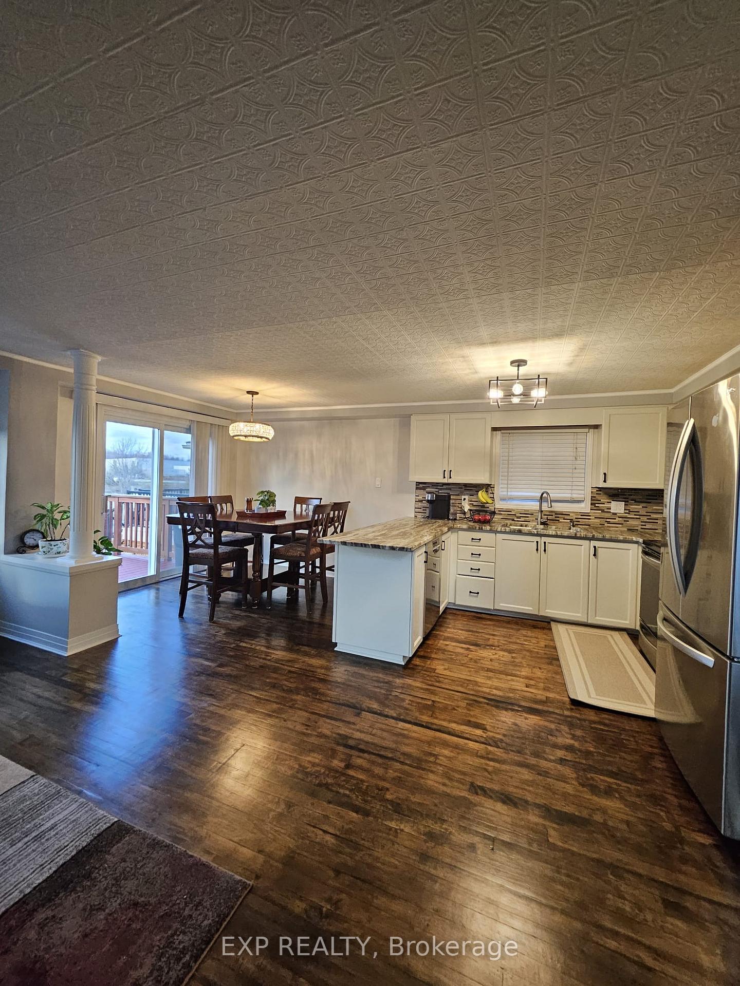 Photo 6 of 902 Atlantic Boulevard, Waterloo — HOMEH