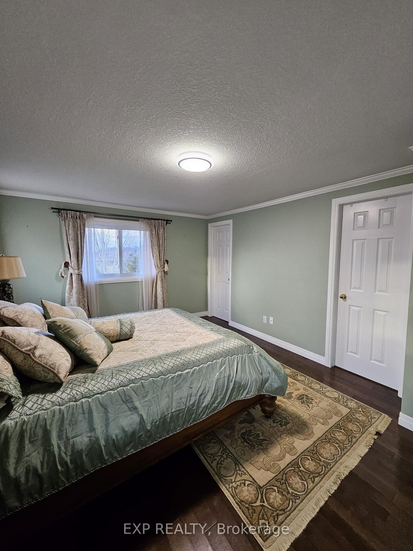 Photo 10 of 902 Atlantic Boulevard, Waterloo — HOMEH