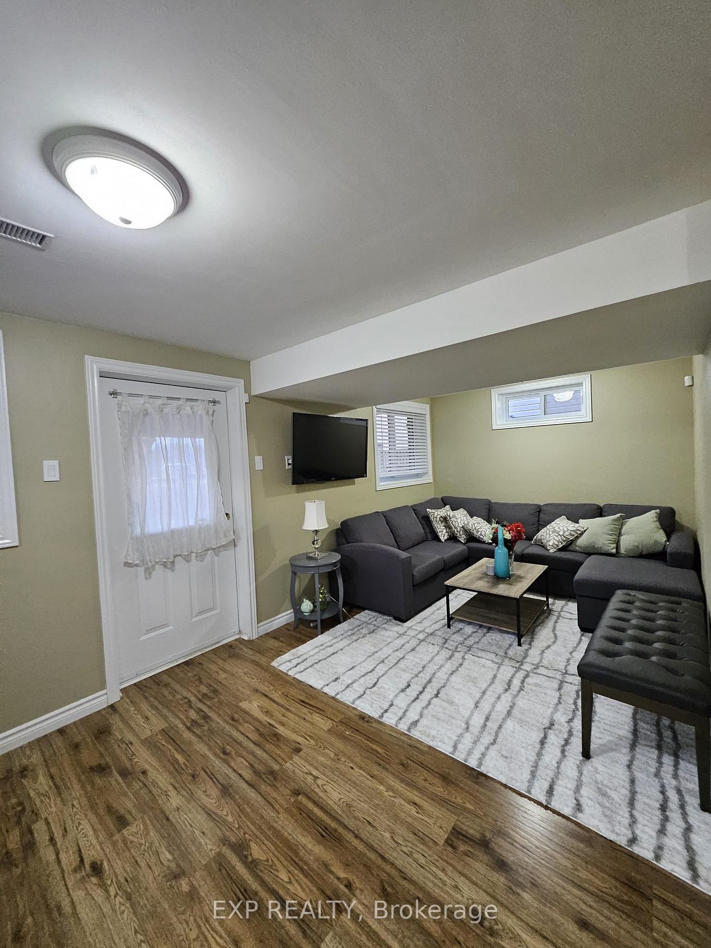 Photo 20 of 902 Atlantic Boulevard, Waterloo — HOMEH