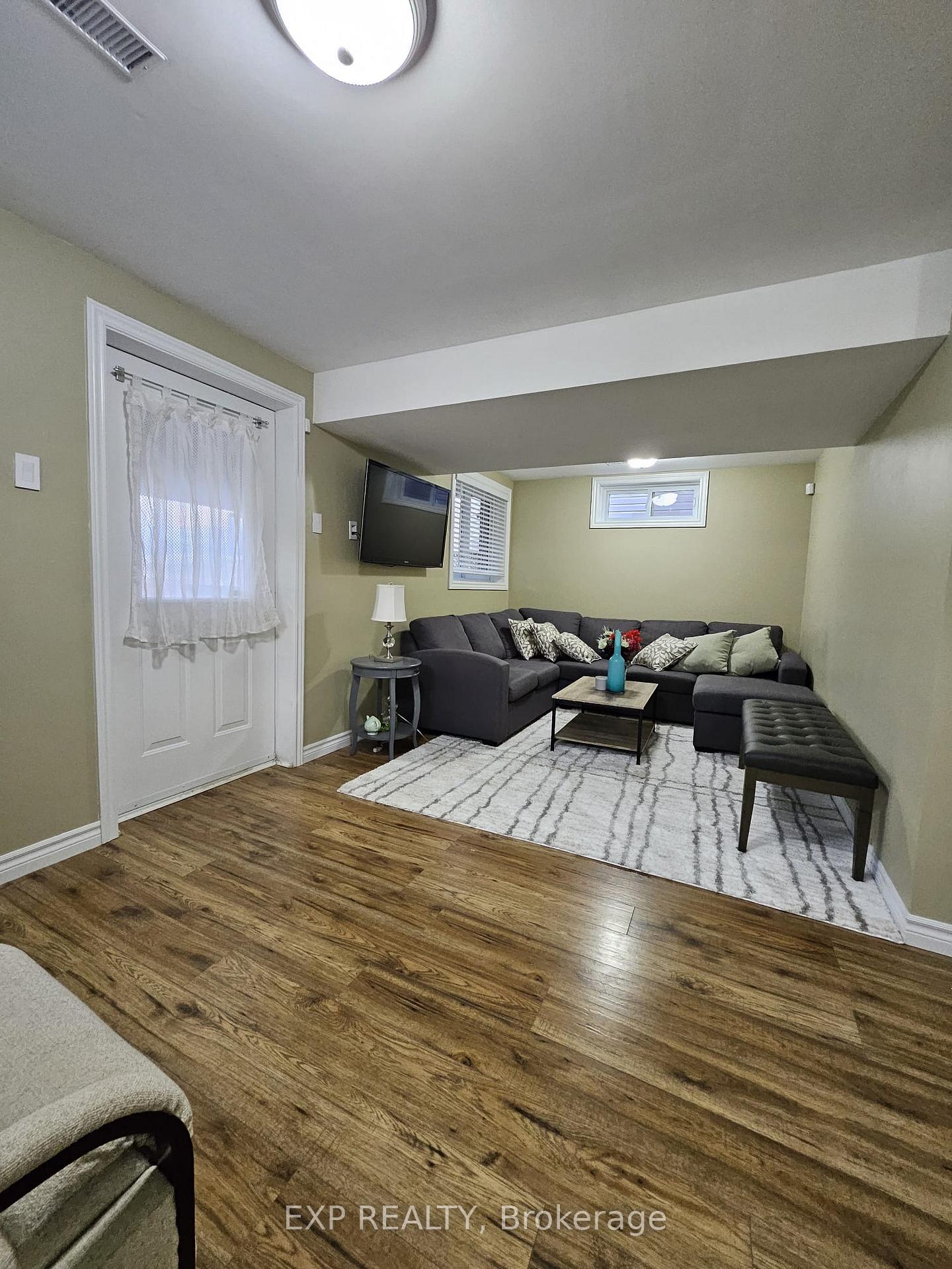 Photo 22 of 902 Atlantic Boulevard, Waterloo — HOMEH