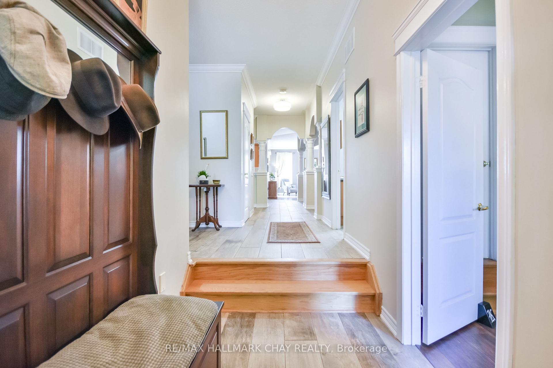 Photo 5 of 33 Meadowood Drive, Wasaga Beach — HOMEH