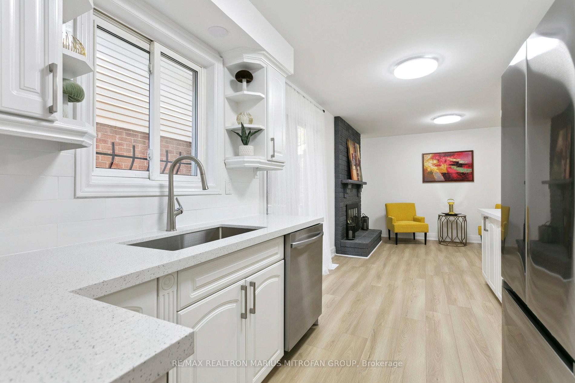 Photo 13 of 161 Joanna Crescent, Vaughan, Crestwood-Springfarm-Yorkhill — HOMEH