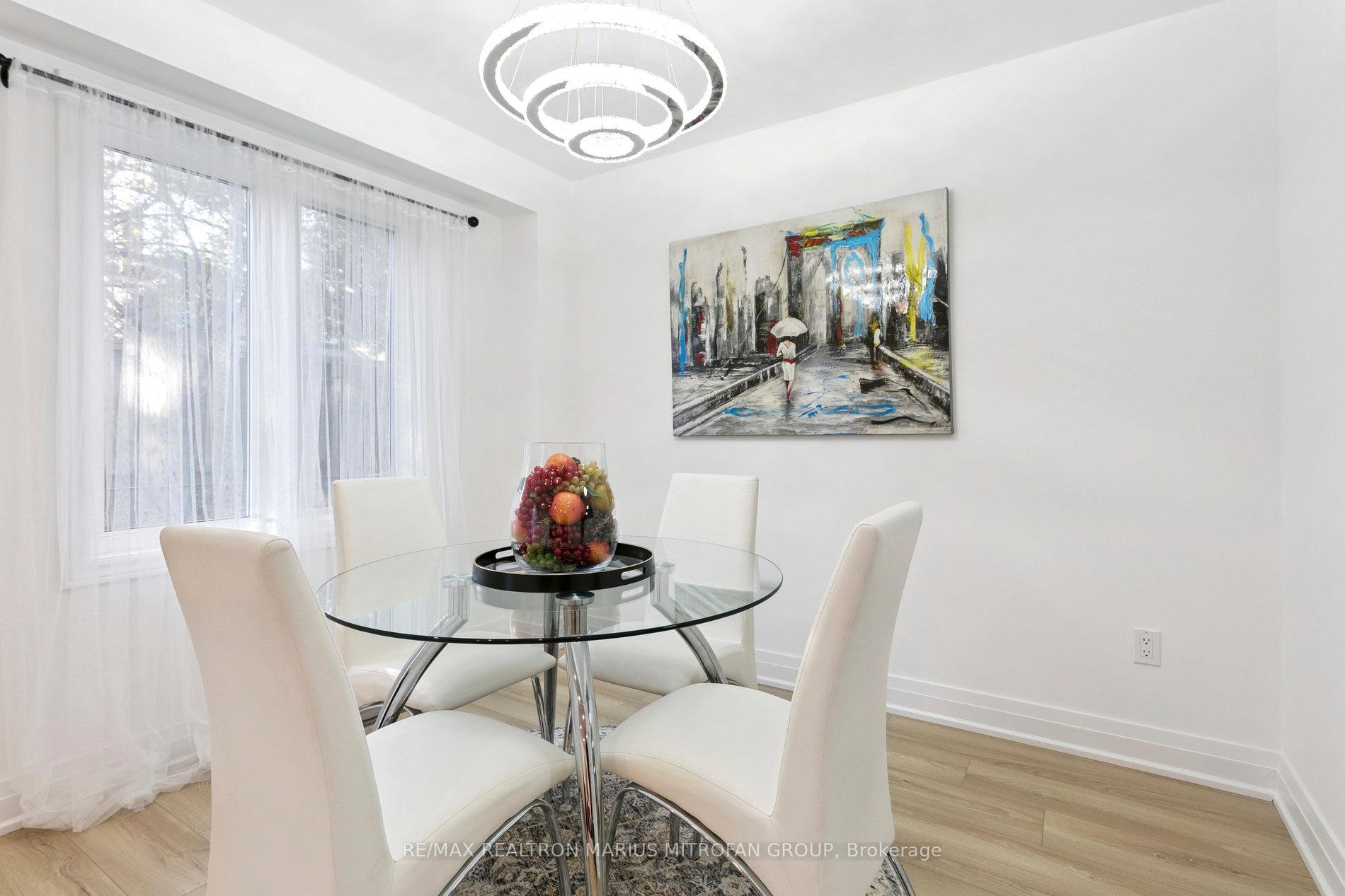 Photo 15 of 161 Joanna Crescent, Vaughan, Crestwood-Springfarm-Yorkhill — HOMEH