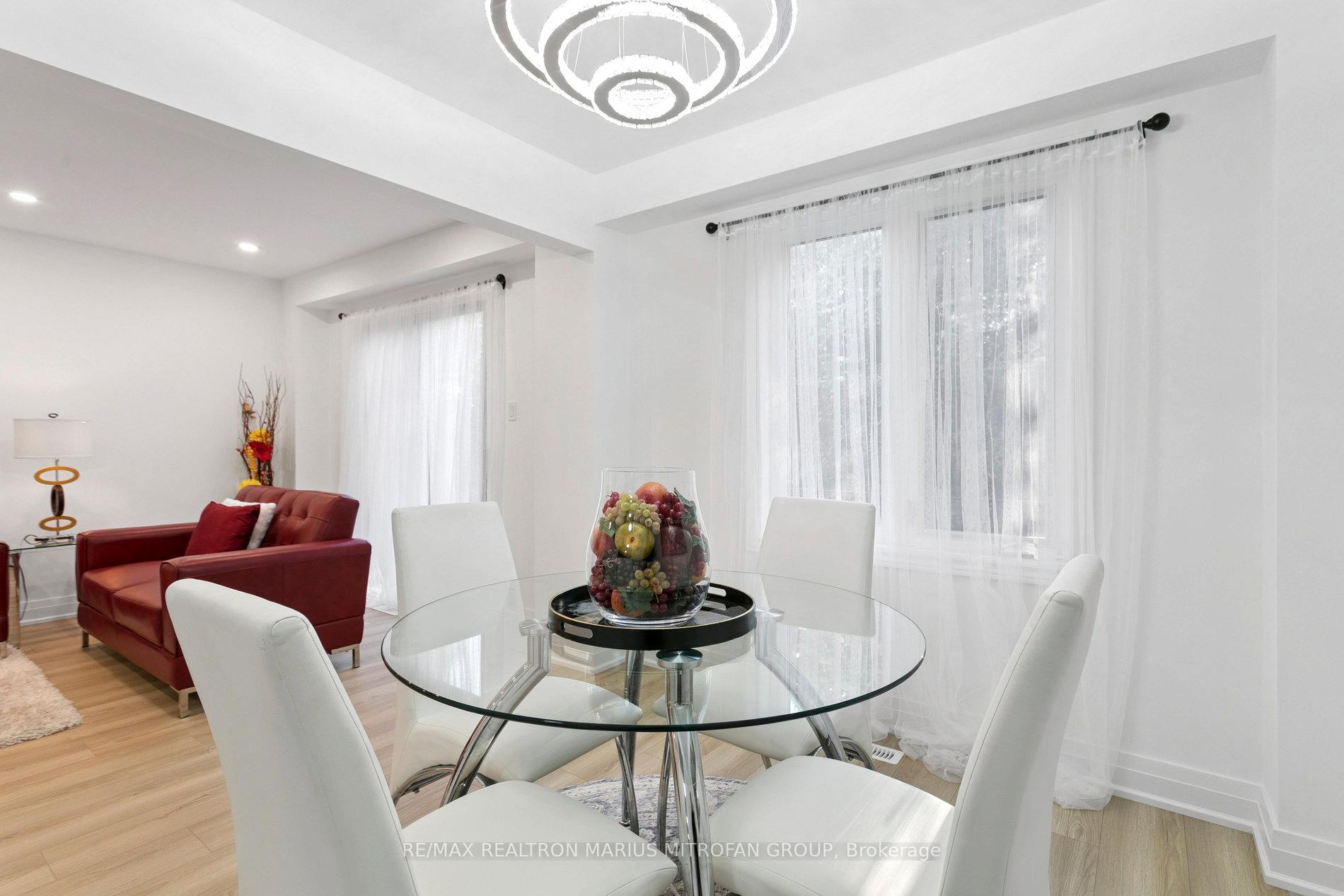 Photo 18 of 161 Joanna Crescent, Vaughan, Crestwood-Springfarm-Yorkhill — HOMEH