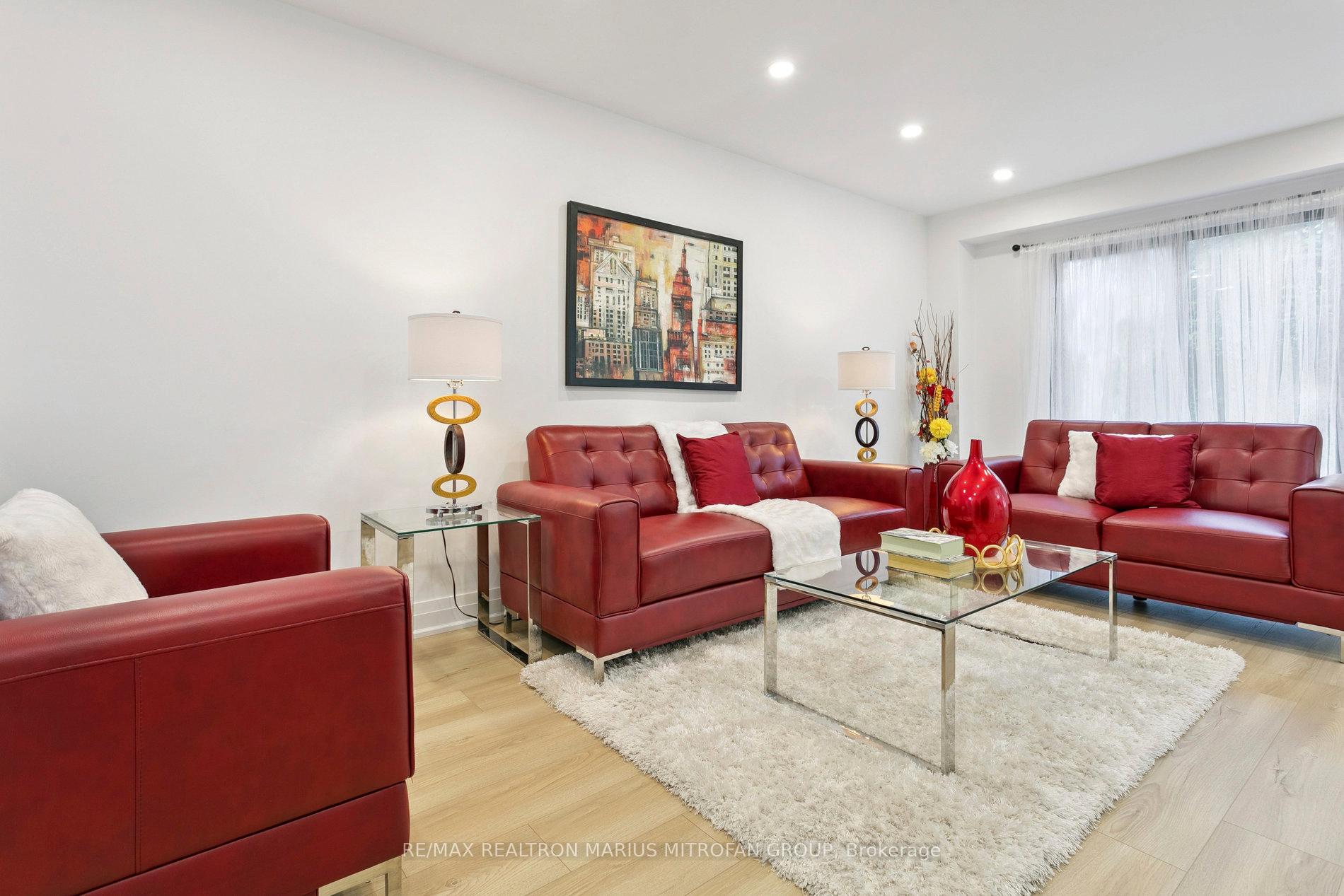 Photo 22 of 161 Joanna Crescent, Vaughan, Crestwood-Springfarm-Yorkhill — HOMEH