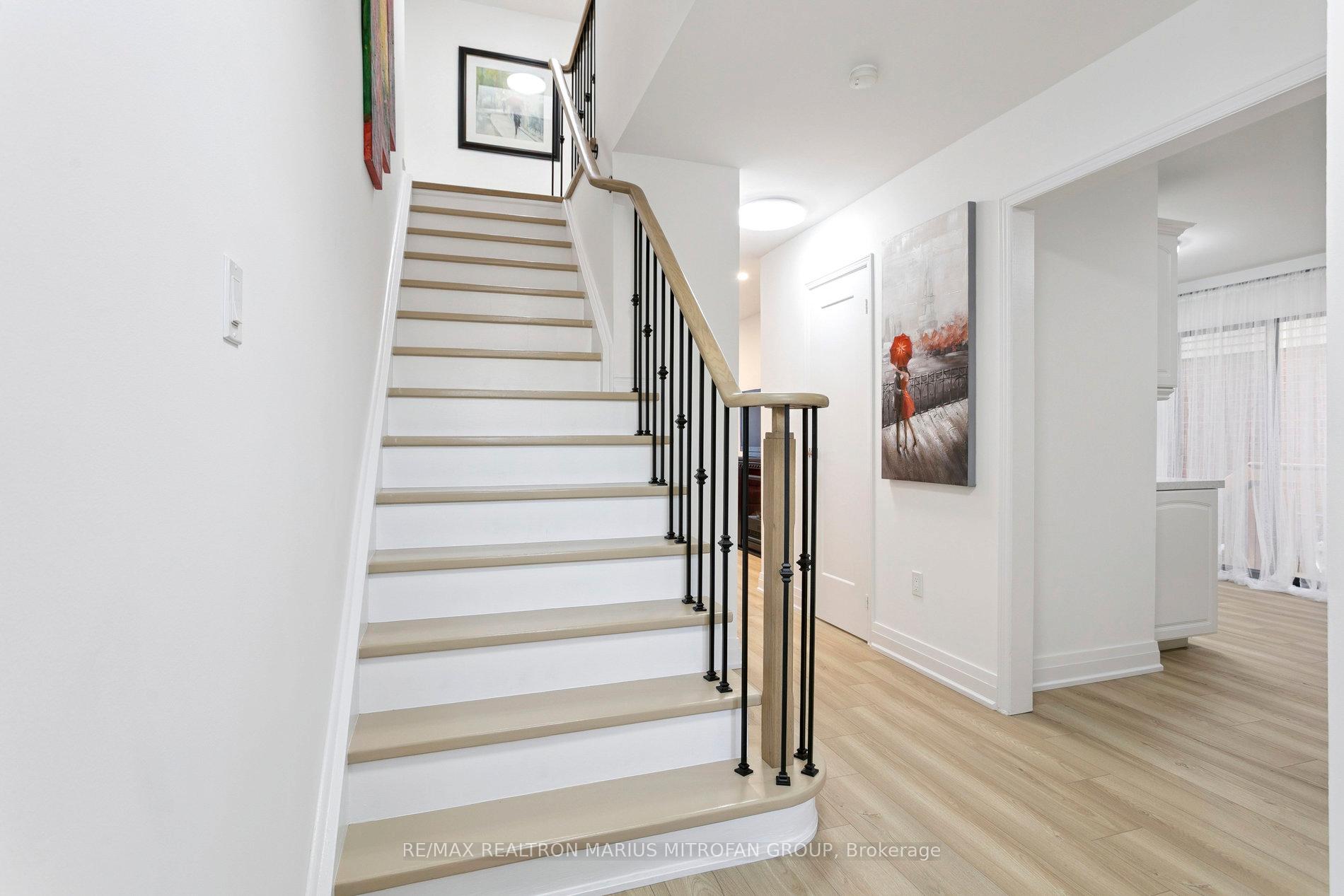 Photo 26 of 161 Joanna Crescent, Vaughan, Crestwood-Springfarm-Yorkhill — HOMEH