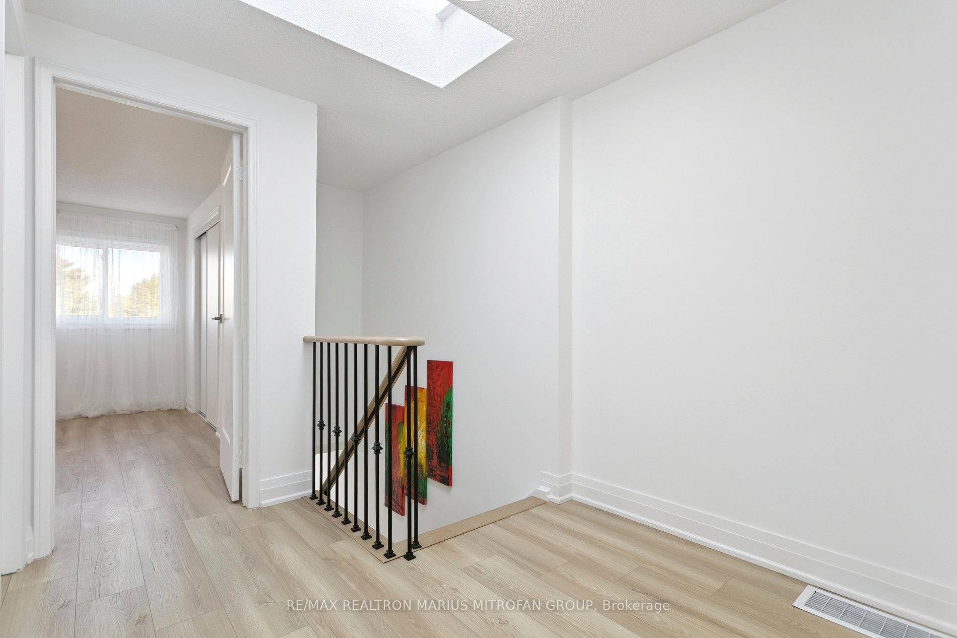 Photo 28 of 161 Joanna Crescent, Vaughan, Crestwood-Springfarm-Yorkhill — HOMEH