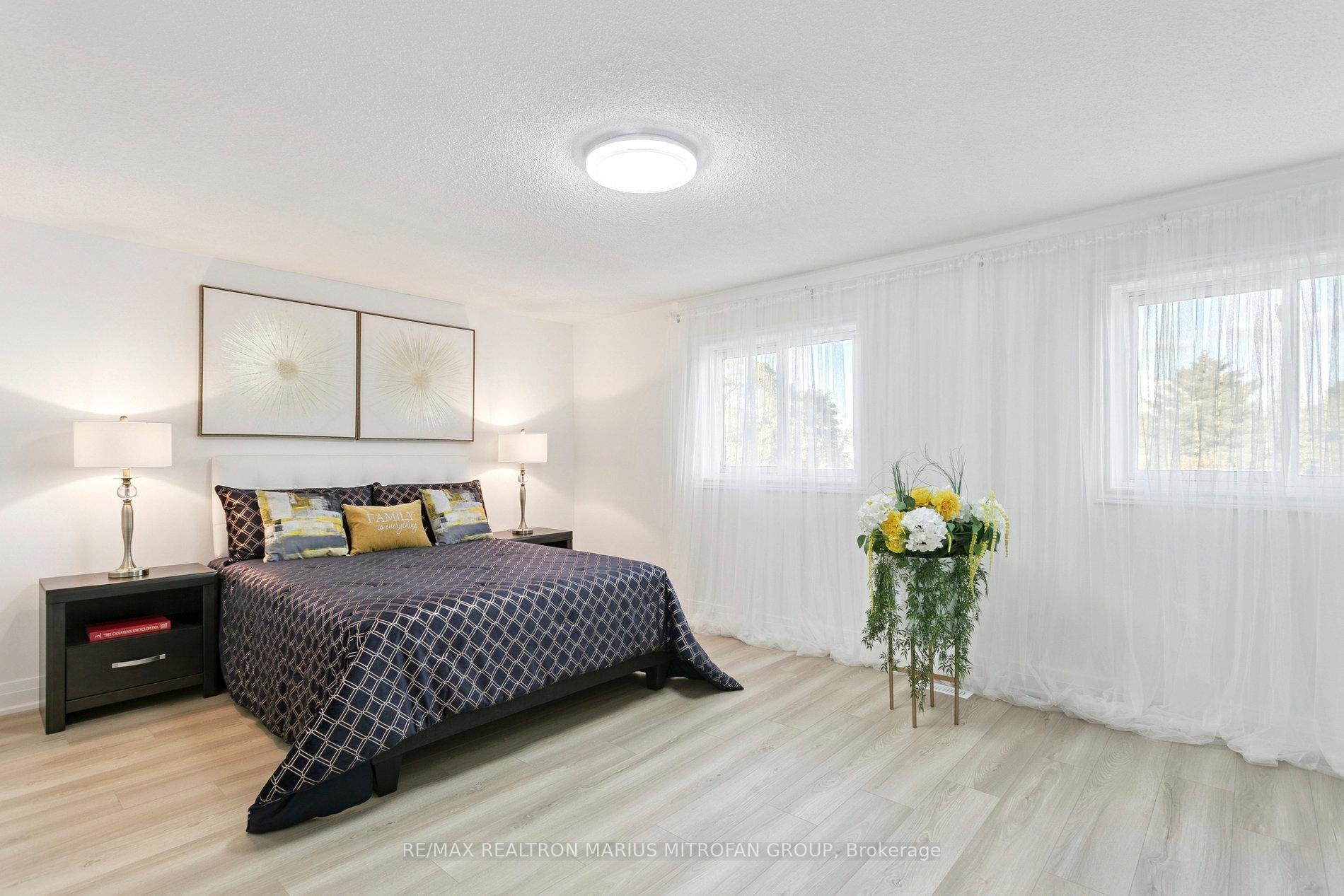 Photo 34 of 161 Joanna Crescent, Vaughan, Crestwood-Springfarm-Yorkhill — HOMEH