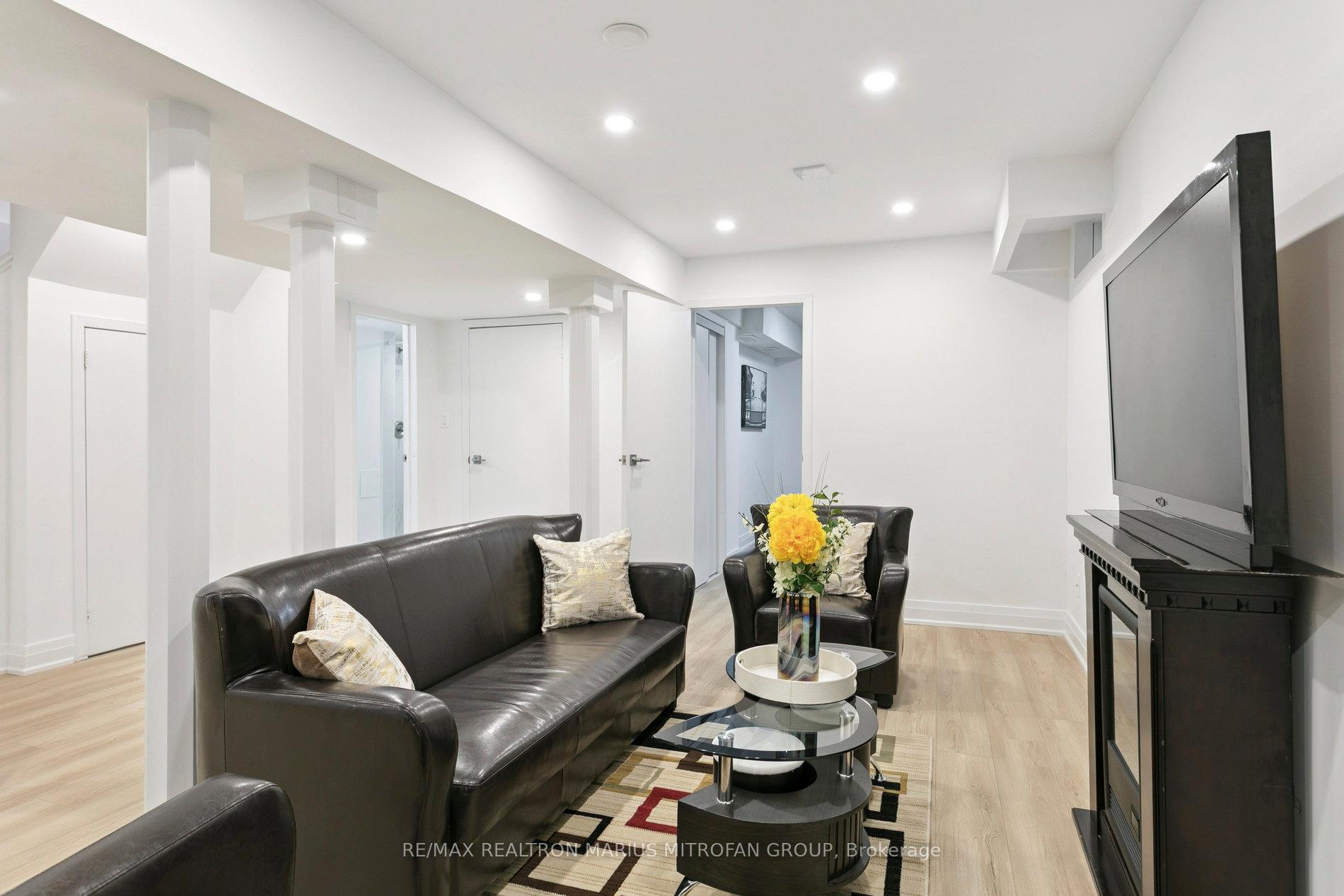 Photo 39 of 161 Joanna Crescent, Vaughan, Crestwood-Springfarm-Yorkhill — HOMEH