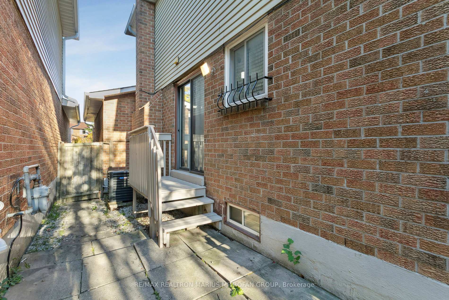 Photo 47 of 161 Joanna Crescent, Vaughan, Crestwood-Springfarm-Yorkhill — HOMEH