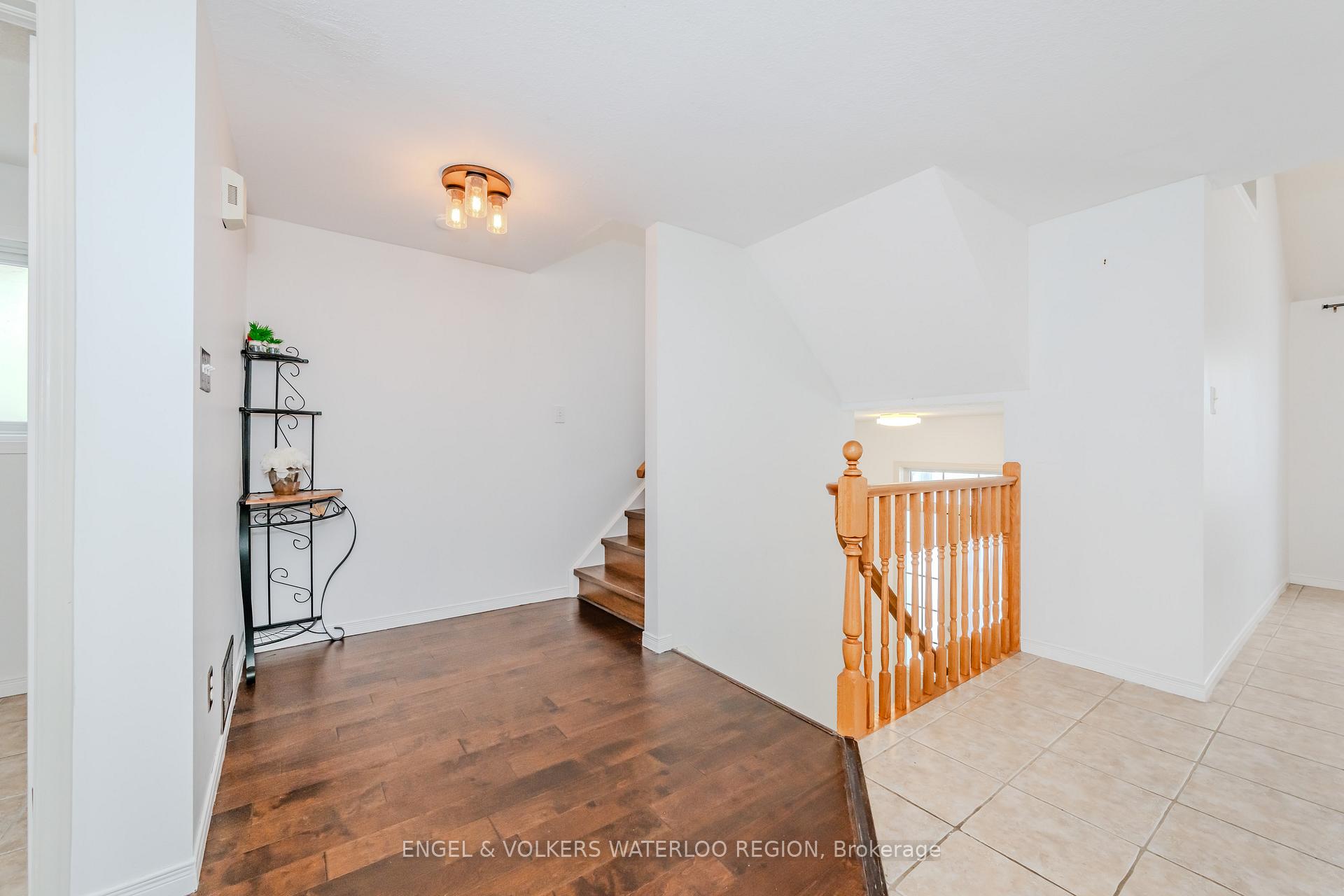 Photo 6 of 405 White Birch Avenue, Waterloo, Columbia Forest — HOMEH