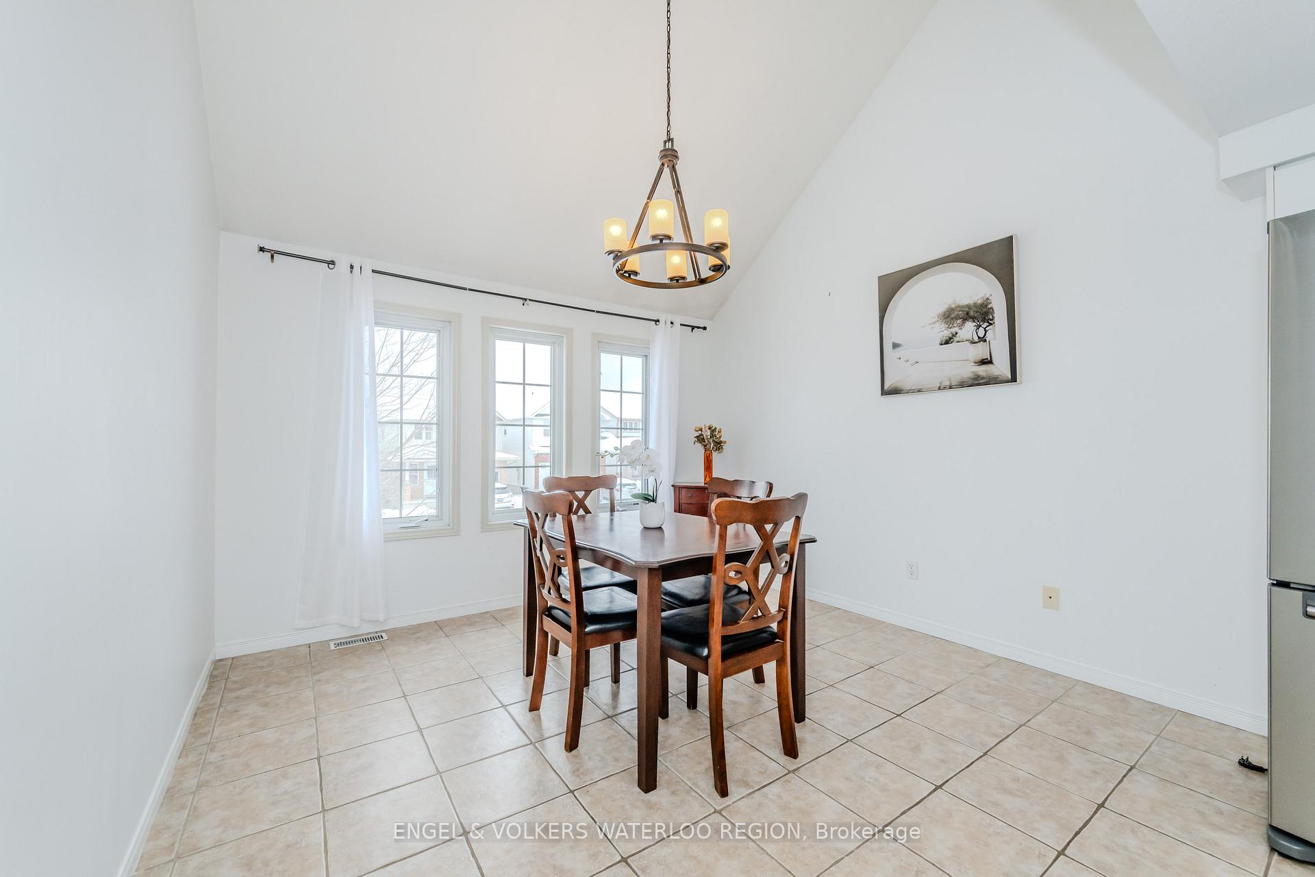 Photo 12 of 405 White Birch Avenue, Waterloo, Columbia Forest — HOMEH